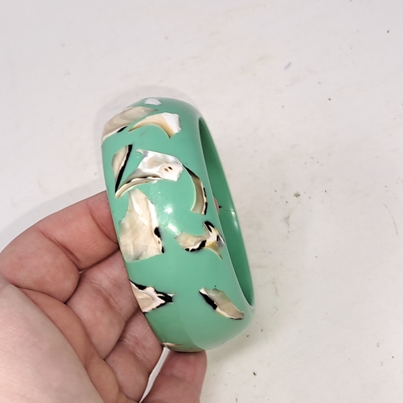 Teal Wide Acrylic Bangle Style Bracelet With Sea Shell Pieces Through Out - Picture 2 of 4